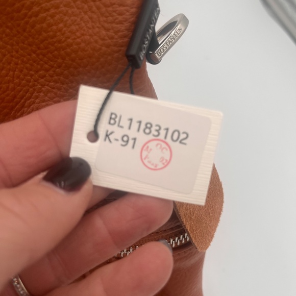 NWT Bostanten Hobo Shoulder Bag Purse with Handy Side Zipper Pockets - Picture 6 of 10